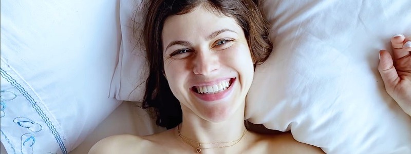 Александра Даддарио снялась в эротическом видео для выборов